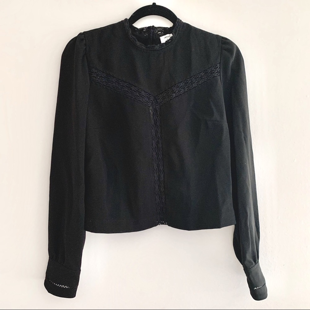 Aritzia Wilfred blouse with front emboidery detail